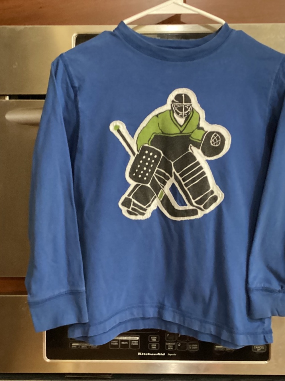 Gymboree Hockey player Pullover tee